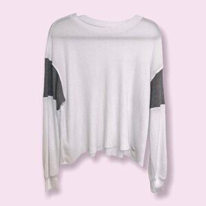 Hollister Long Sleeve Boyfriend Tee White Grey Cropped Casual Womens Size Small